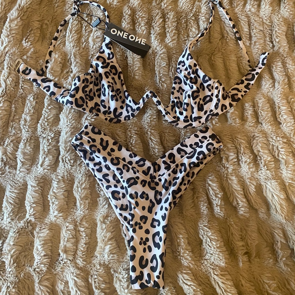 One One Swimwear Leopard Underwire Top & Cheeky Bikini Set